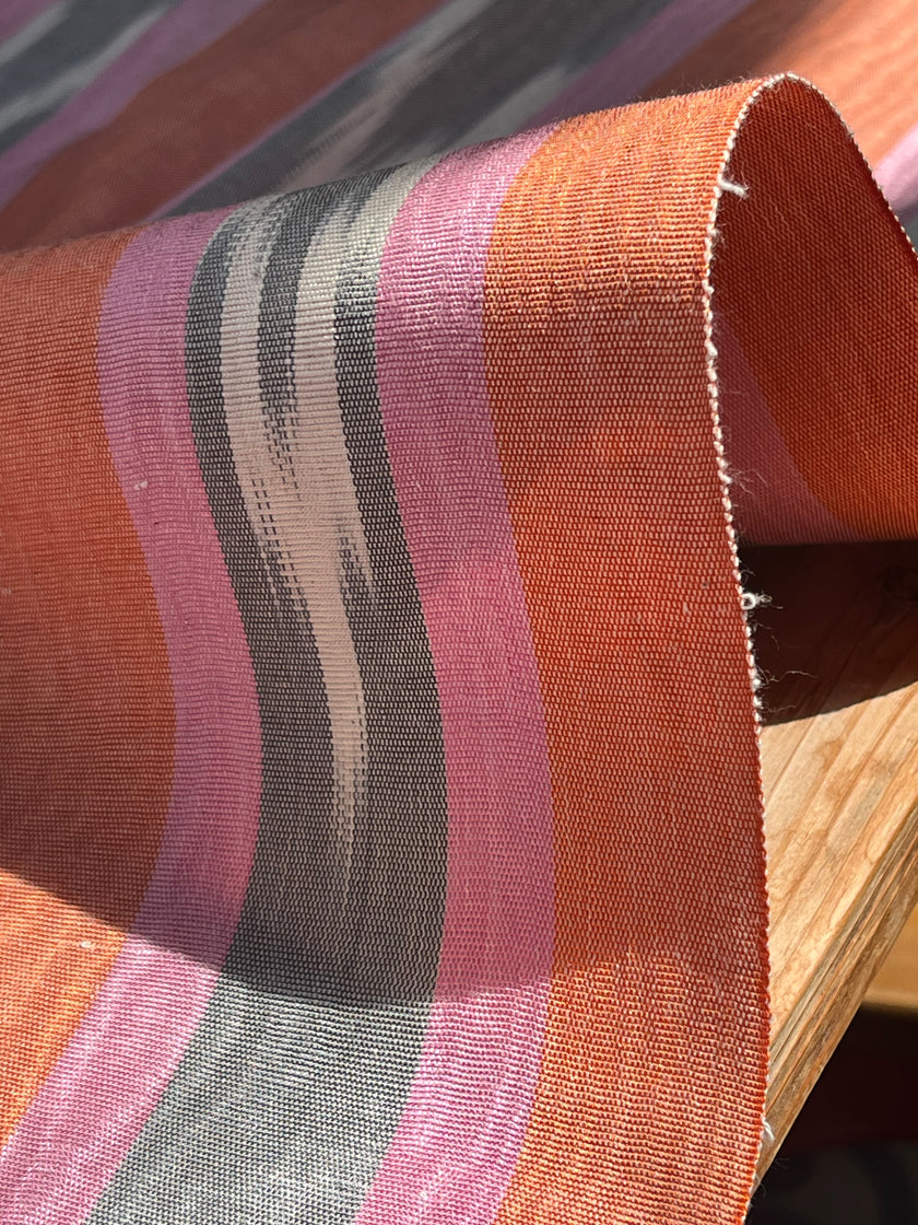 Osmanlı Başlık İçin Altın Lüks İpek Döşeme, Ev Tekstili İç Mekan Kumaşları: Yastık Kılıfları, Kimono Esintili Tasarımlar, Filigran Desenleri.