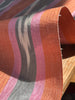 Rembourrage luxueux en soie dorée pour tête de lit ottoman, tissus d'intérieur pour textiles de maison : housses d'oreiller, motifs inspirés du kimono, motifs en filigrane.