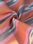 Rembourrage luxueux en soie dorée pour tête de lit ottoman, tissus d'intérieur pour textiles de maison : housses d'oreiller, motifs inspirés du kimono, motifs en filigrane.