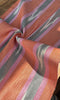 Rembourrage luxueux en soie dorée pour tête de lit ottoman, tissus d'intérieur pour textiles de maison : housses d'oreiller, motifs inspirés du kimono, motifs en filigrane.