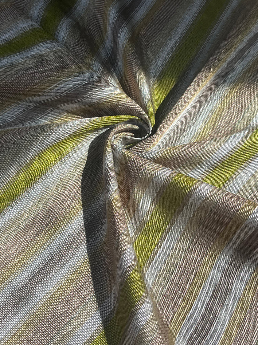 Osmanlı Başlık İçin Altın Lüks İpek Döşeme, Ev Tekstili İç Mekan Kumaşları: Yastık Kılıfları, Kimono Esintili Tasarımlar, Filigran Desenleri.