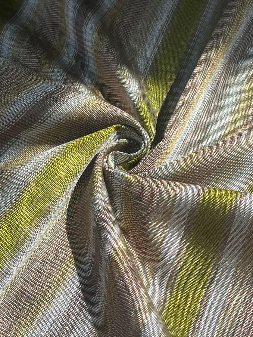 Osmanlı Başlık İçin Altın Lüks İpek Döşeme, Ev Tekstili İç Mekan Kumaşları: Yastık Kılıfları, Kimono Esintili Tasarımlar, Filigran Desenleri.