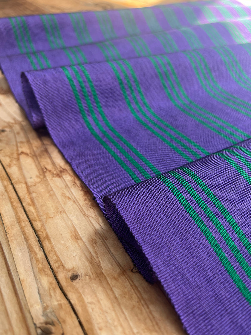 Osmanlı Başlık İçin Altın Lüks İpek Döşeme, Ev Tekstili İç Mekan Kumaşları: Yastık Kılıfları, Kimono Esintili Tasarımlar, Filigran Desenleri.