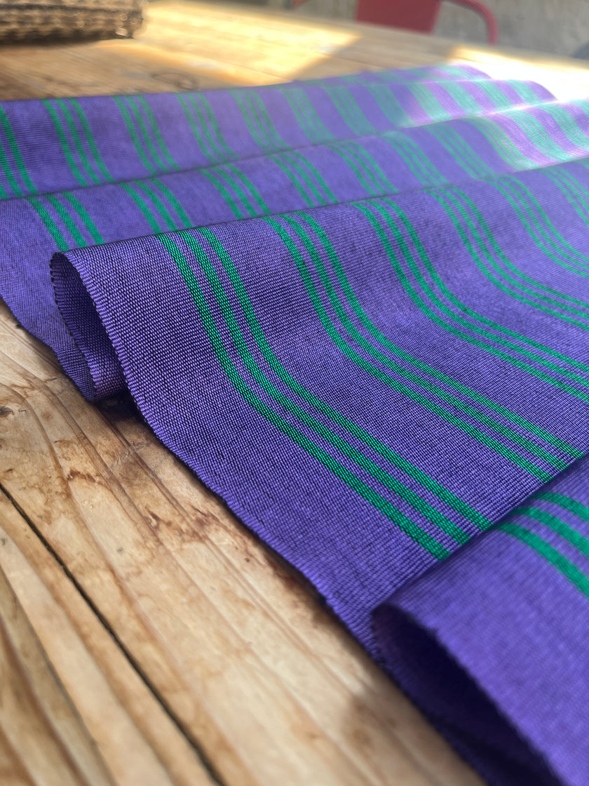 Osmanlı Başlık İçin Altın Lüks İpek Döşeme, Ev Tekstili İç Mekan Kumaşları: Yastık Kılıfları, Kimono Esintili Tasarımlar, Filigran Desenleri.