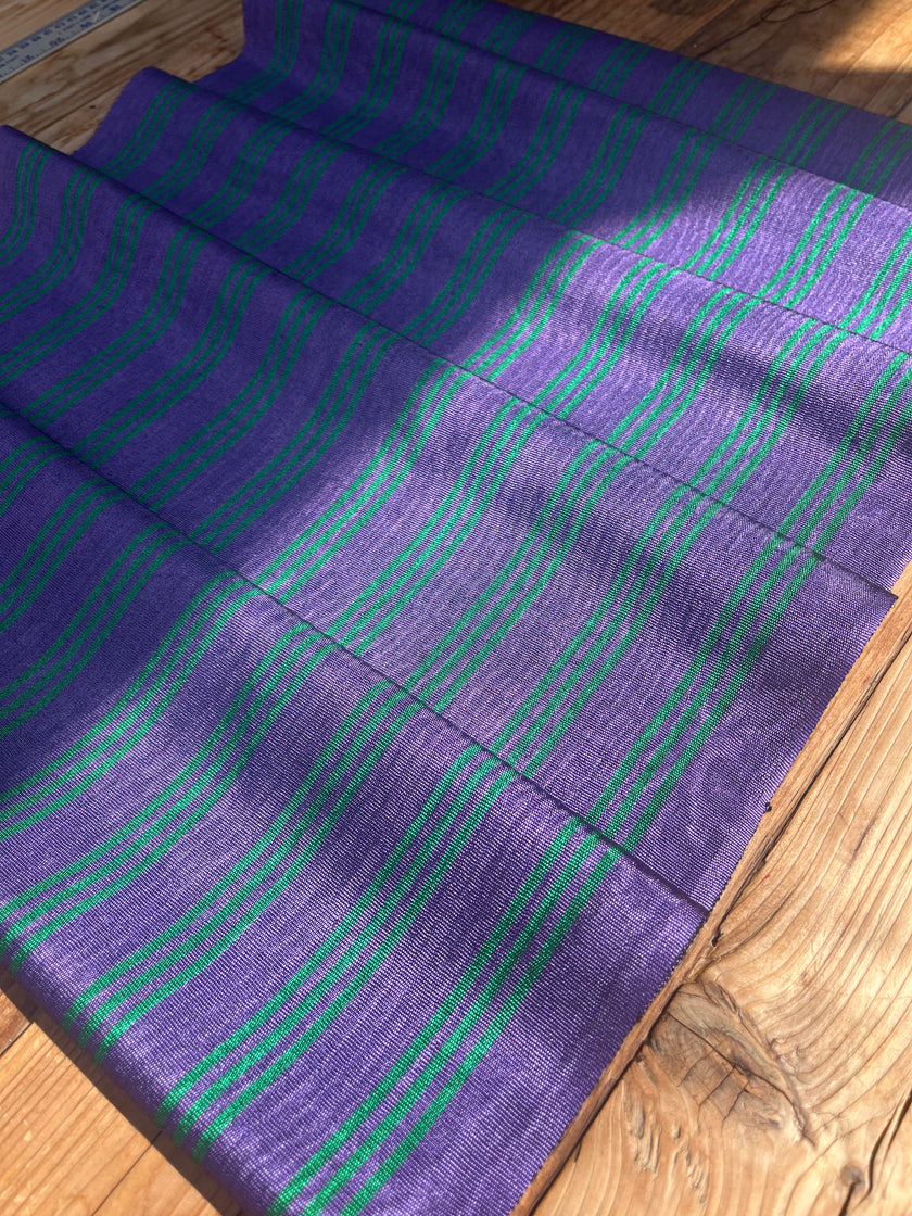 Osmanlı Başlık İçin Altın Lüks İpek Döşeme, Ev Tekstili İç Mekan Kumaşları: Yastık Kılıfları, Kimono Esintili Tasarımlar, Filigran Desenleri.