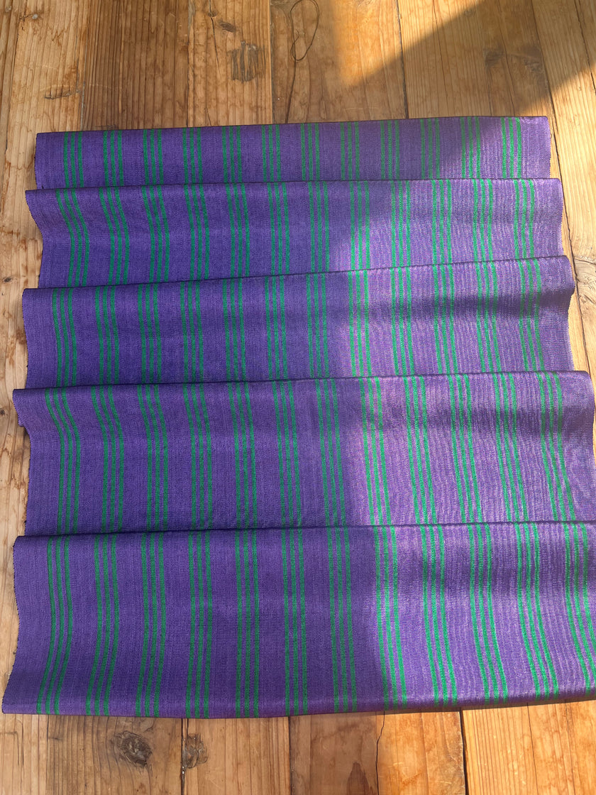 Osmanlı Başlık İçin Altın Lüks İpek Döşeme, Ev Tekstili İç Mekan Kumaşları: Yastık Kılıfları, Kimono Esintili Tasarımlar, Filigran Desenleri.