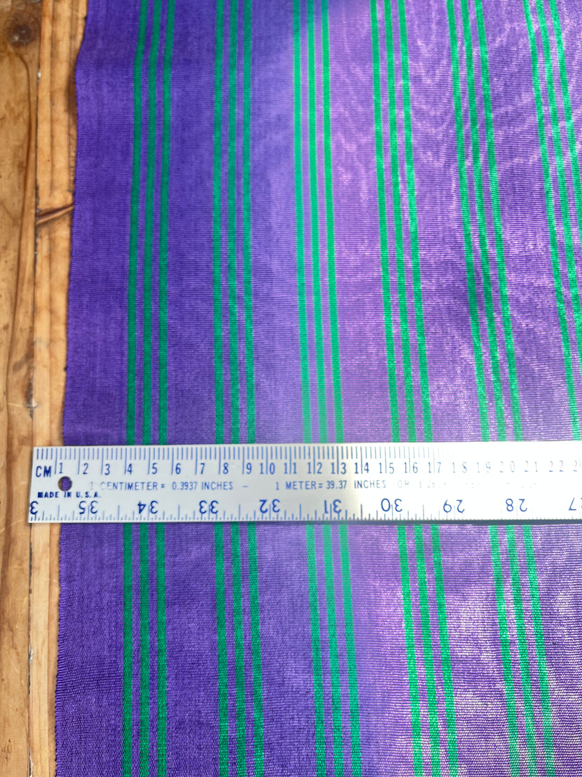 Osmanlı Başlık İçin Altın Lüks İpek Döşeme, Ev Tekstili İç Mekan Kumaşları: Yastık Kılıfları, Kimono Esintili Tasarımlar, Filigran Desenleri.