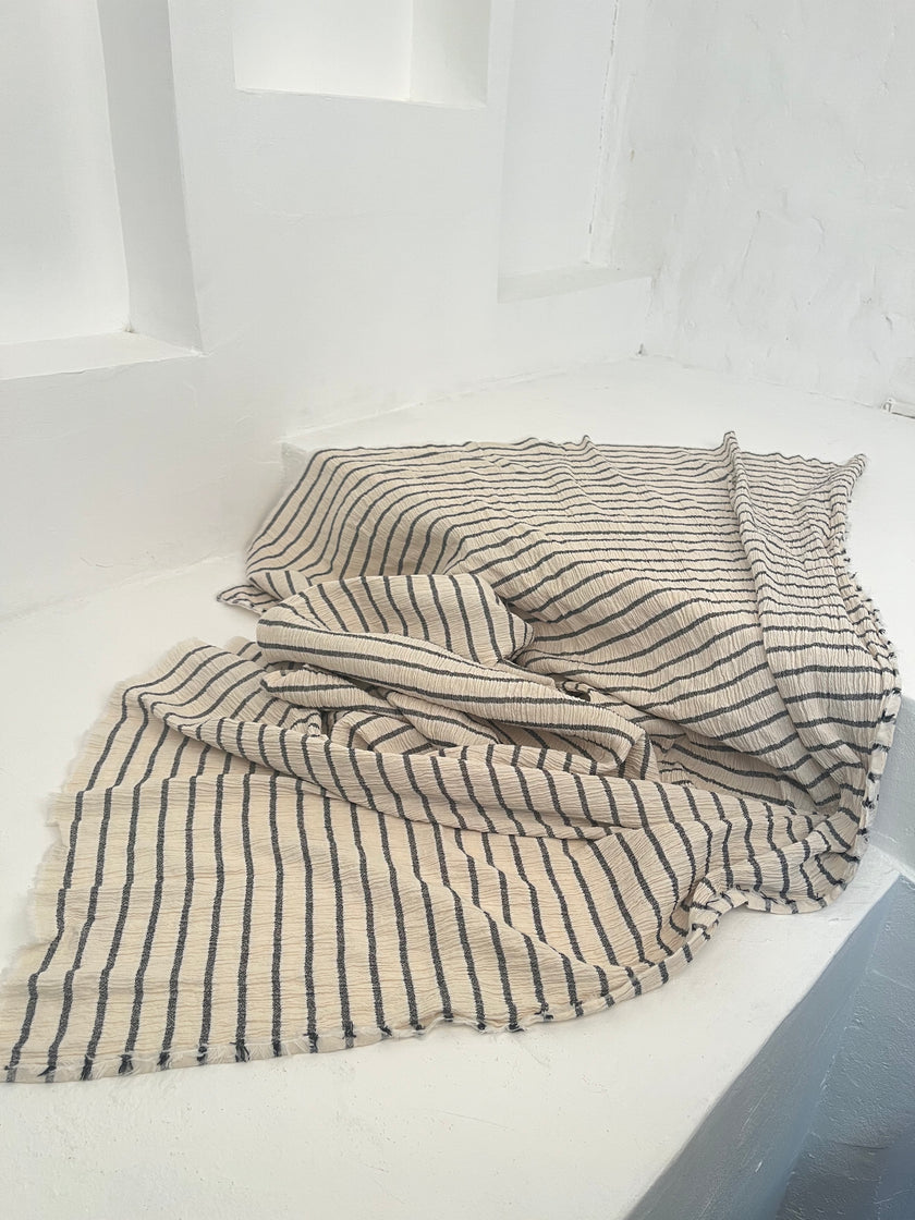 Ağartılmamış Nötr Fildişi Rengi Buruşuk Tül Kumaş, Sile Kumaş. Sile Kumaş.