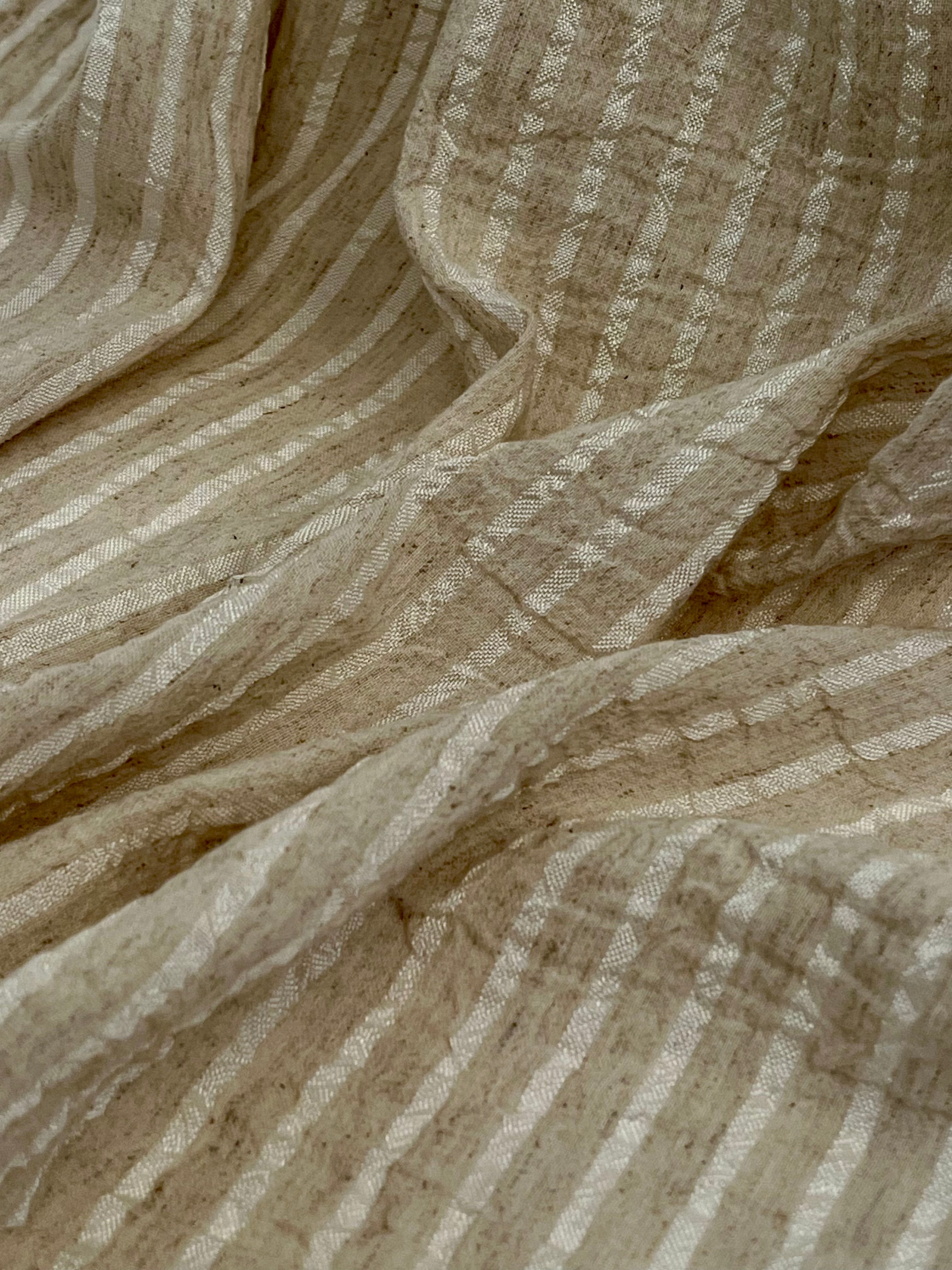 Tissus en lin de soie rayés et texturés pour un style inspiré de la nature, qualité unique pour les robes d'été kimono et les tenues de nouveau-né | Non blanchi.