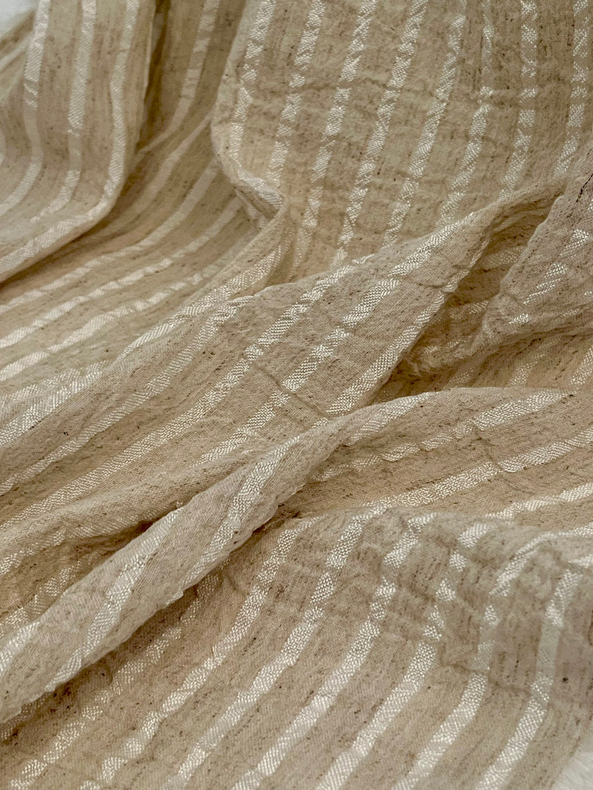 Doğadan Esinlenen Bir Stil İçin Çizgili ve Dokulu İpek Keten Kumaşlar