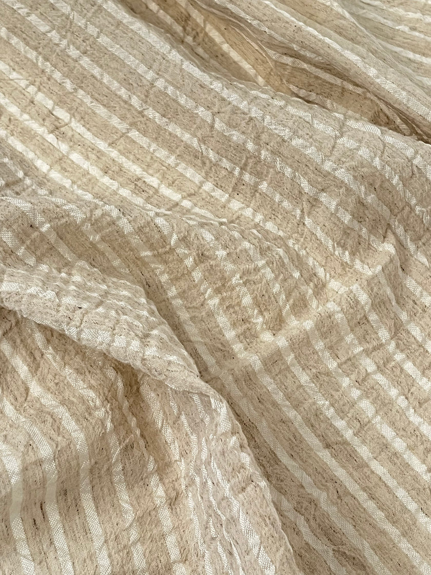 Doğadan Esinlenen Bir Stil İçin Çizgili ve Dokulu İpek Keten Kumaşlar