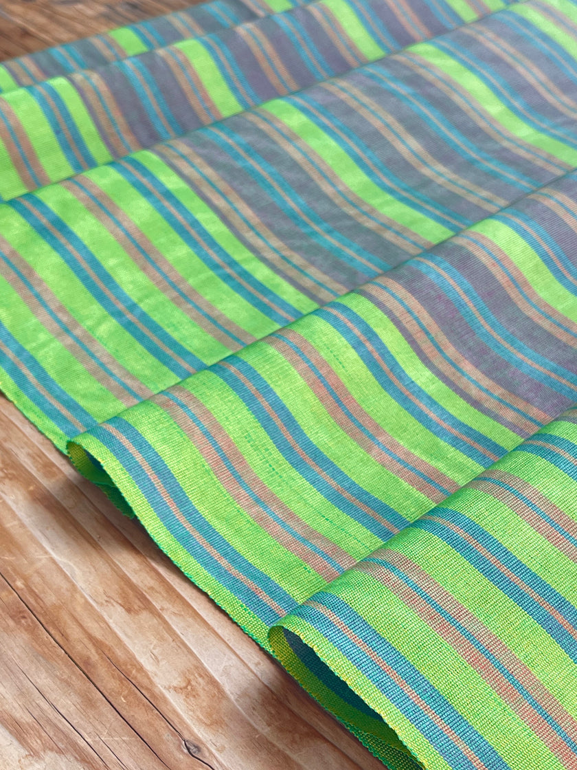 Osmanlı Başlık İçin Altın Lüks İpek Döşeme, Ev Tekstili İç Mekan Kumaşları: Yastık Kılıfları, Kimono Esintili Tasarımlar, Filigran Desenleri.