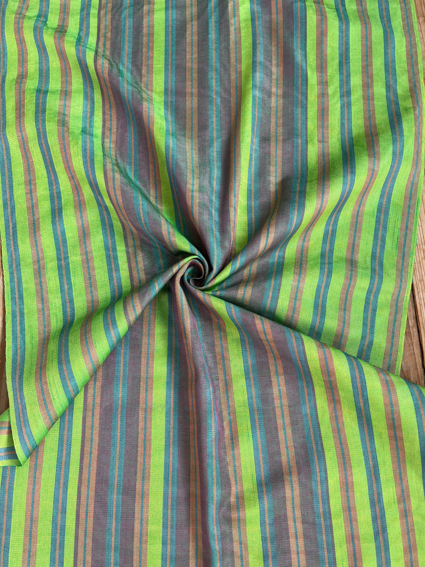 Osmanlı Başlık İçin Altın Lüks İpek Döşeme, Ev Tekstili İç Mekan Kumaşları: Yastık Kılıfları, Kimono Esintili Tasarımlar, Filigran Desenleri.