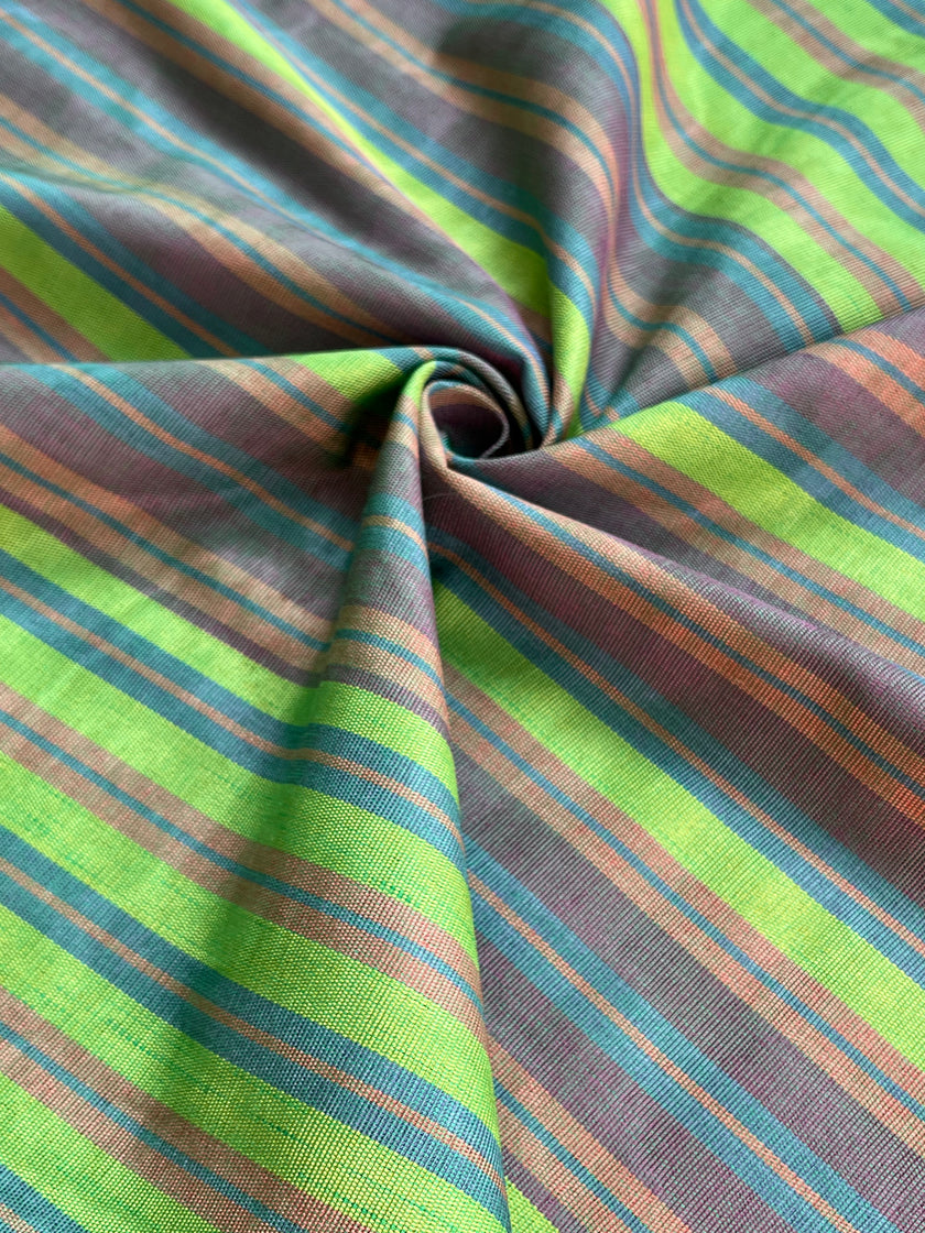 Osmanlı Başlık İçin Altın Lüks İpek Döşeme, Ev Tekstili İç Mekan Kumaşları: Yastık Kılıfları, Kimono Esintili Tasarımlar, Filigran Desenleri.