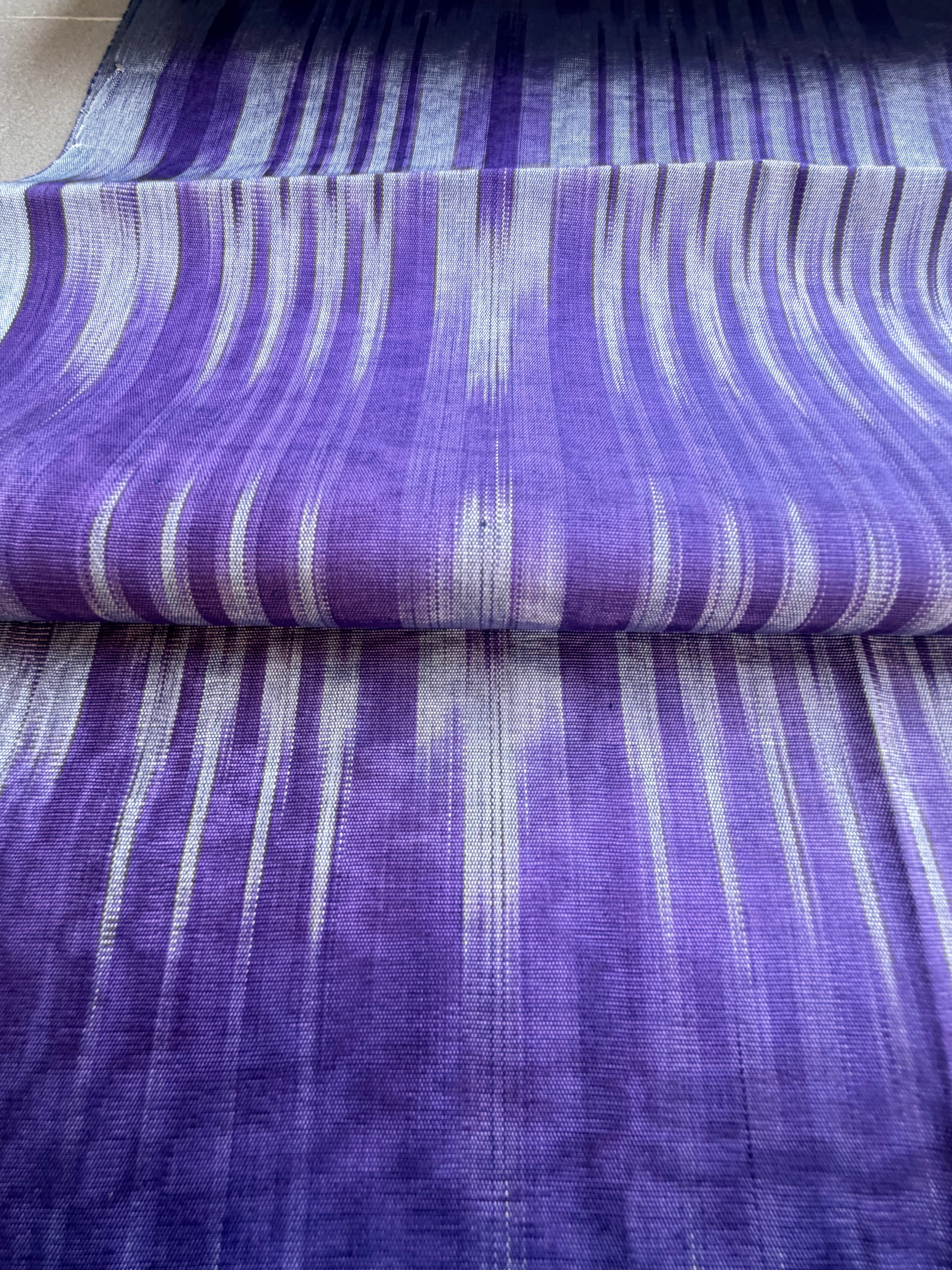 Osmanlı Başlıklı Mavi İkat Çizgili Lüks İpek Döşeme, Ev Tekstili İç Mekan Kumaşları: Yastık Kılıfları, Kimono Esintili Tasarımlar, Filigran Desenleri.