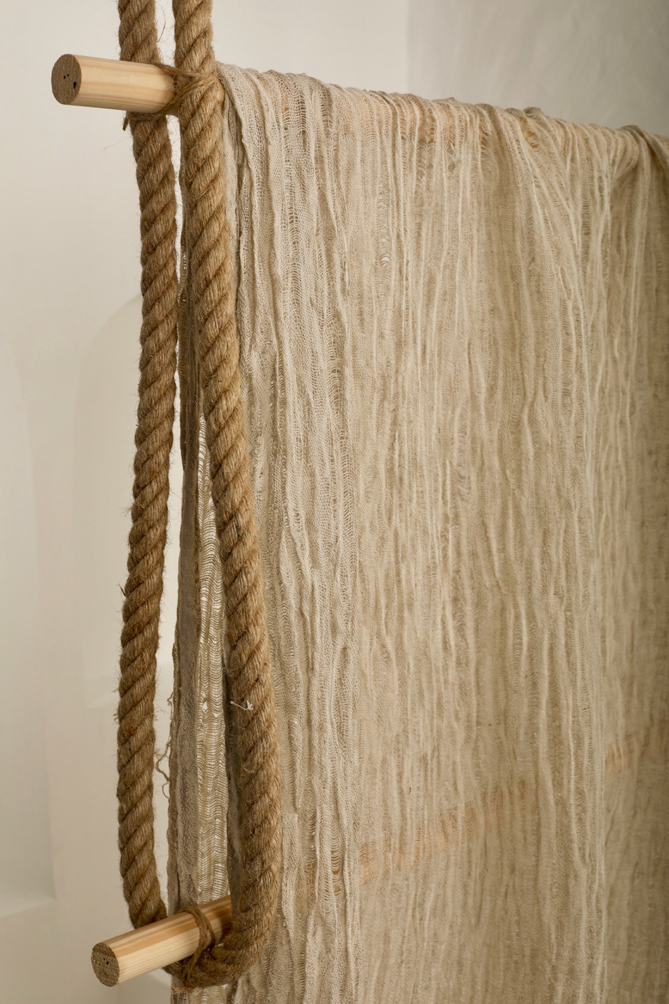 Tissus naturels uniques couleur pierre : mélange de lin en coton funky, transparent et texturé | Tissus spéciaux de qualité avec texture 3D pour les créations estivales.