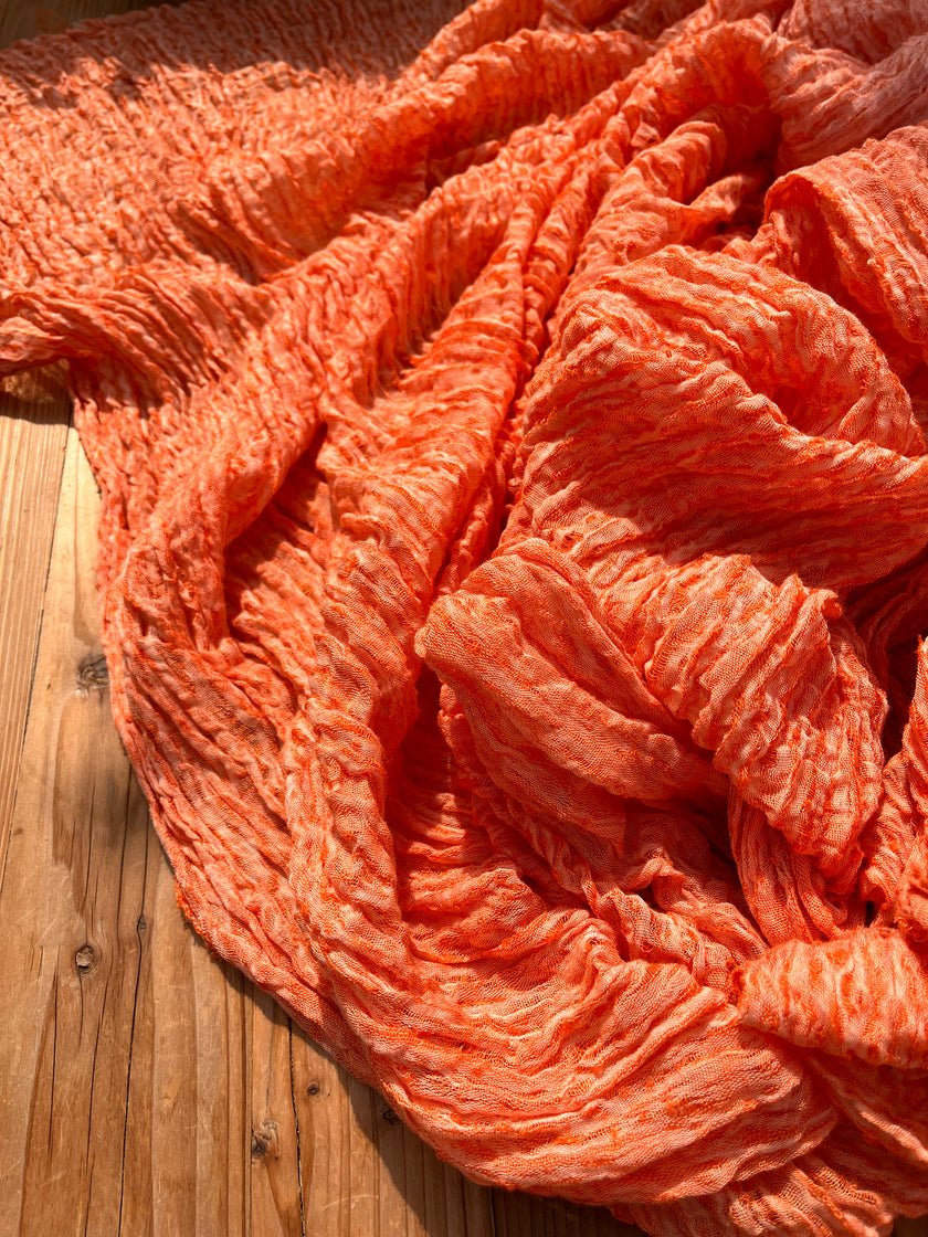 Metreyle Turuncu Keten Kumaş, Organik Pamuklu Kumaş, Dokulu El Dokuma Yarı Şeffaf Doğal Kumaşlar.