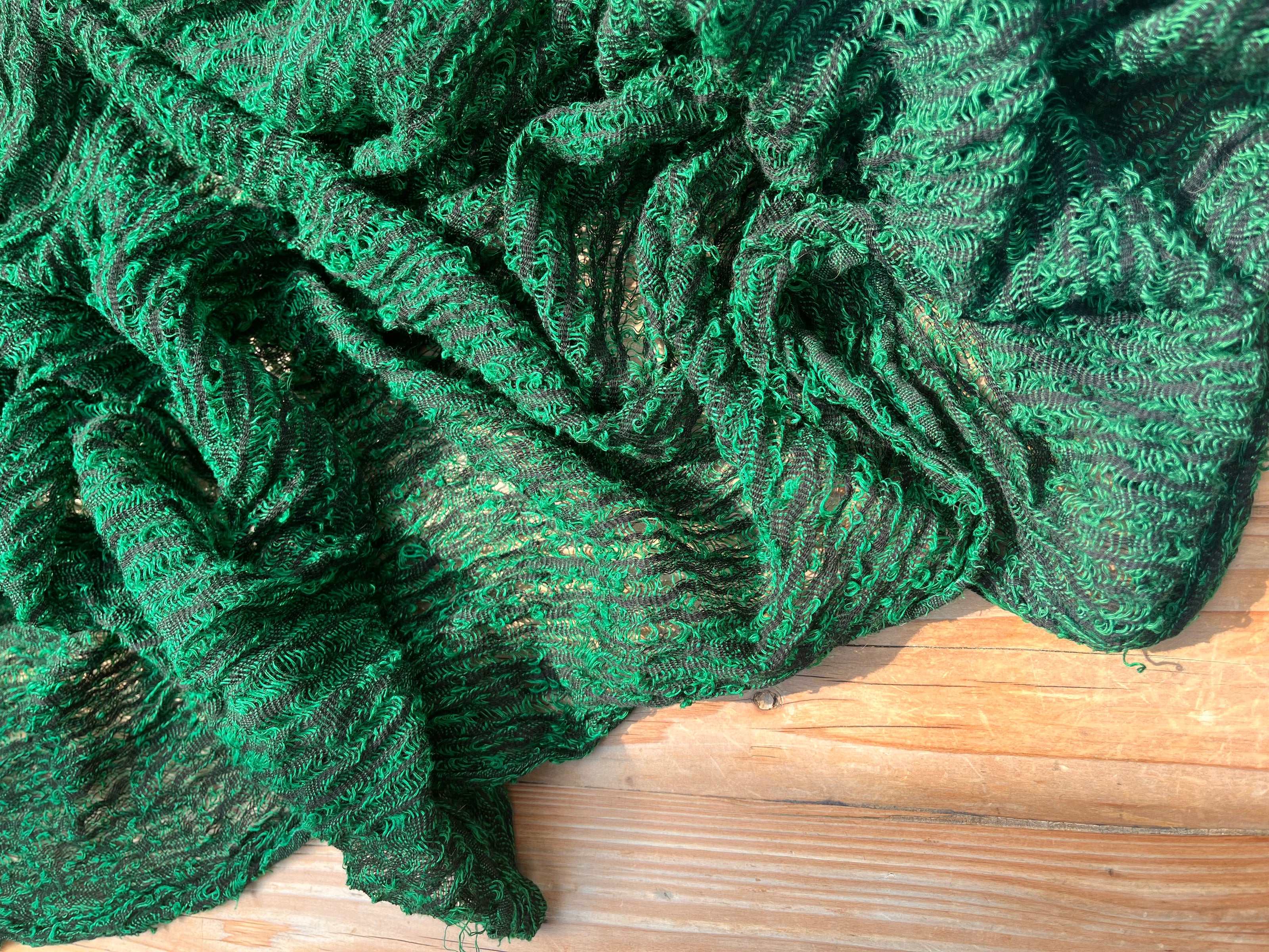 Tissu de lin vert viridian par cour, tissu en coton biologique, tissus naturels semi-transparents texturés à la main
