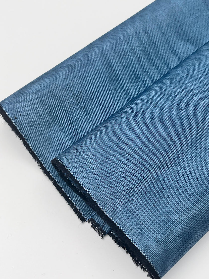 Tapisserie d'ameublement luxueuse en soie bleue pour tête de lit ottomane, tissus d'intérieur pour textiles de maison : housses d'oreiller, motifs inspirés du kimono, motifs en filigrane.