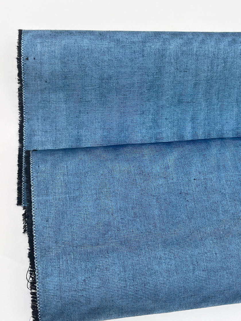 Tapisserie d'ameublement luxueuse en soie bleue pour tête de lit ottomane, tissus d'intérieur pour textiles de maison : housses d'oreiller, motifs inspirés du kimono, motifs en filigrane.