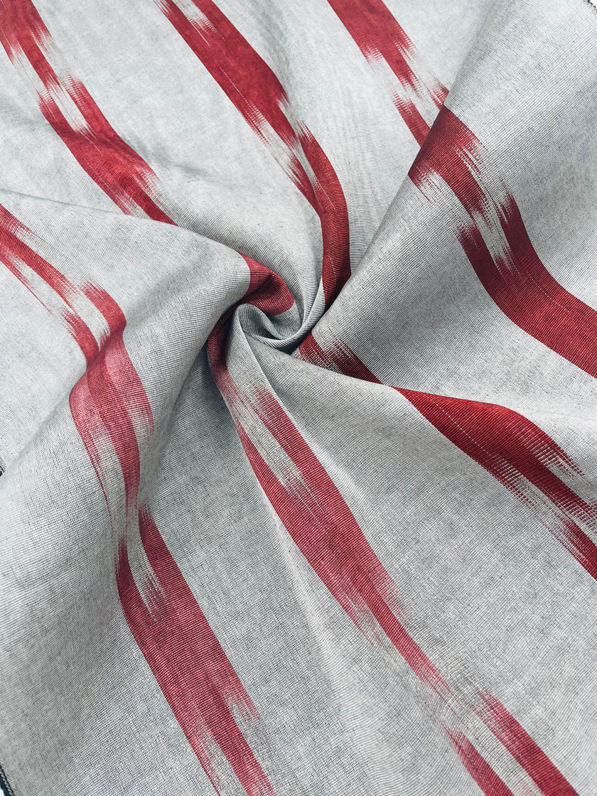 Rembourrage luxueux en soie à rayures rouges Ikat Siver pour tête de lit ottoman, tissus d'intérieur pour textiles de maison : housses d'oreiller, motifs inspirés du kimono, motifs en filigrane.