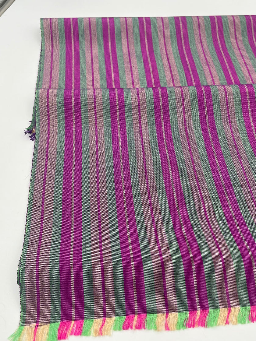 Osmanlı Başlık İçin Pembe Çizgili Lüks İpek Döşeme, Ev Tekstili İç Mekan Kumaşları: Yastık Kılıfları, Kimono Esintili Tasarımlar, Filigran Desenleri.