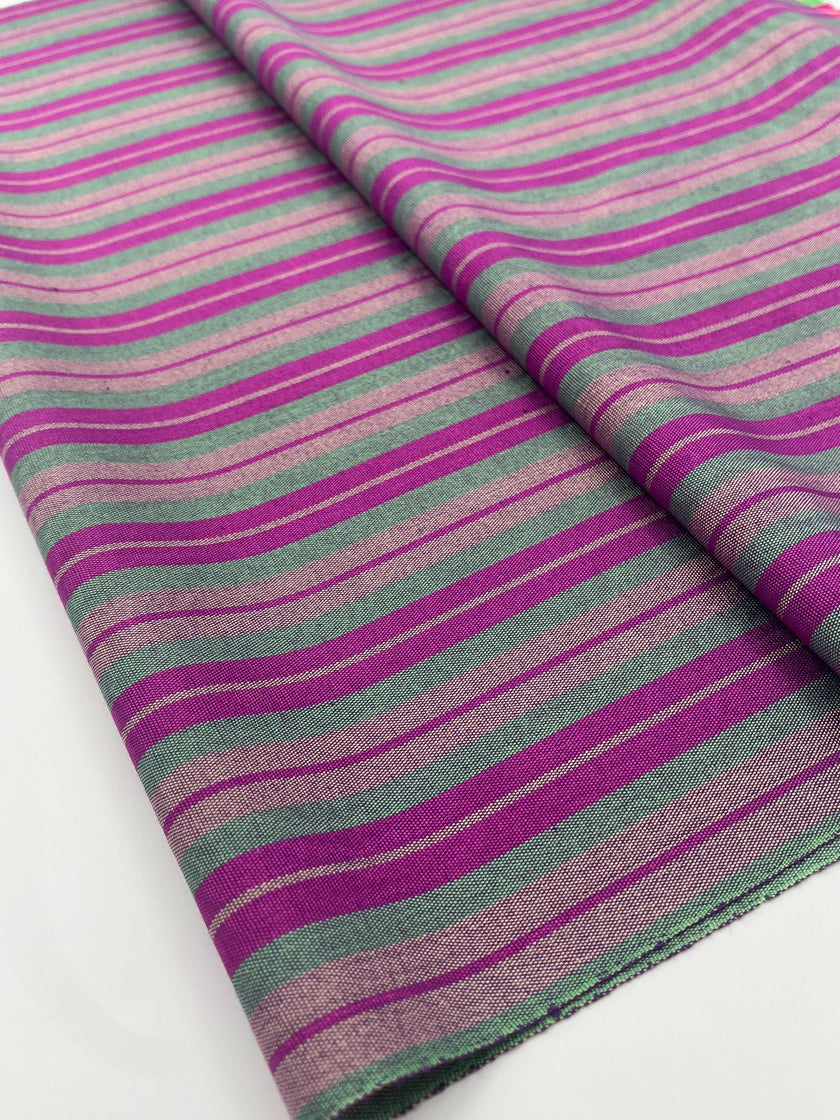 Osmanlı Başlık İçin Pembe Çizgili Lüks İpek Döşeme, Ev Tekstili İç Mekan Kumaşları: Yastık Kılıfları, Kimono Esintili Tasarımlar, Filigran Desenleri.