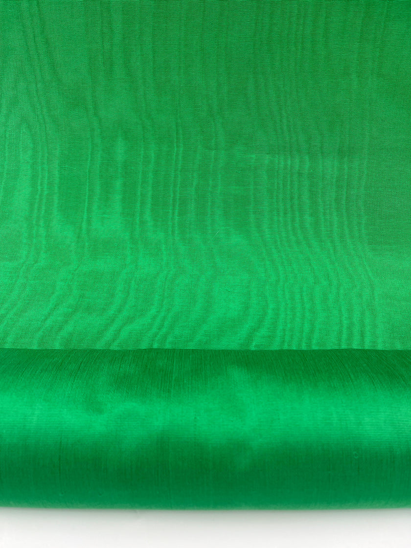 Osmanlı Başlık İçin Yeşil Lüks İpek Döşeme, Ev Tekstili İç Mekan Kumaşları: Yastık Kılıfları, Kimono Esintili Tasarımlar, Filigran Desenleri.