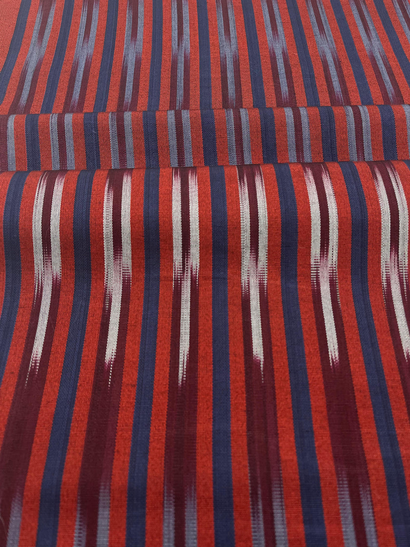 Lacivert Kırmızı İkat Çizgili Lüks İpek Döşeme Osmanlı Başlık, Ev Tekstili İç Mekan Kumaşları: Yastık Kılıfları, Kimono Esintili Tasarımlar, Filigran Desenleri.