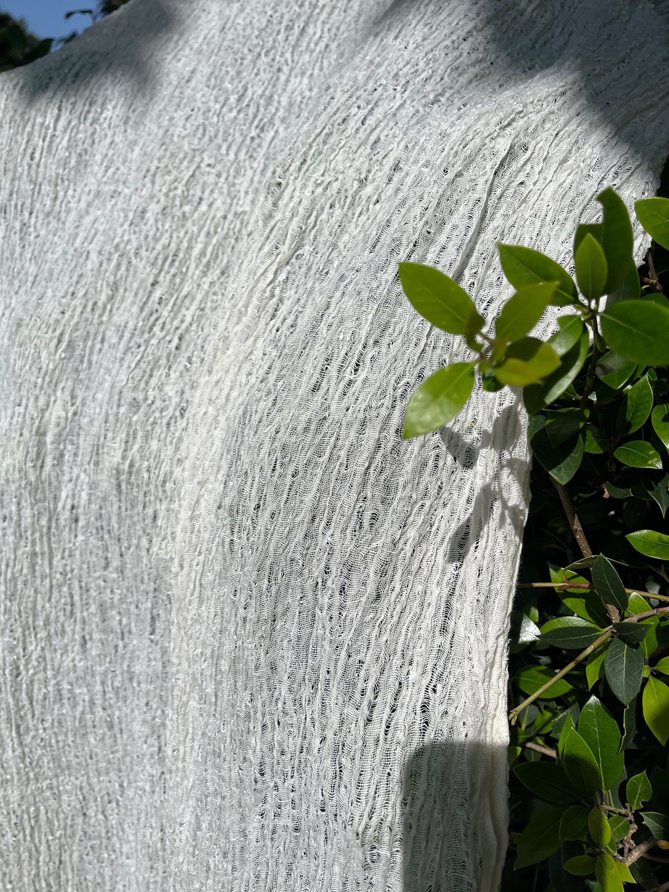 Tissu en lin par cour, tissu en coton biologique, tissus naturels semi-transparents texturés / non blanchis, blanc ivoire.
