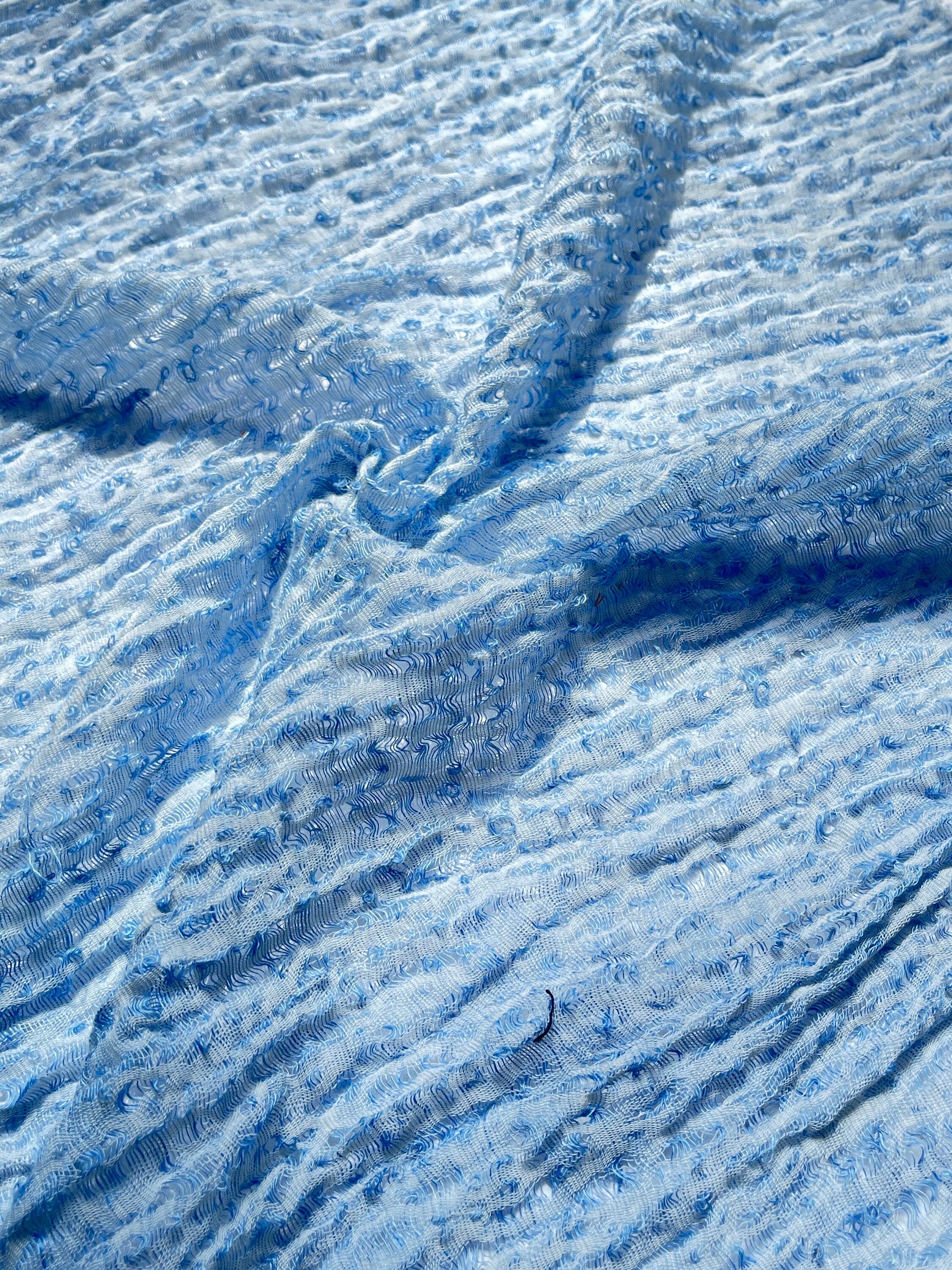 Tissus naturels uniques bleu clair : mélange de lin en coton funky, transparent et texturé | Tissus spéciaux de qualité avec texture 3D pour les créations estivales.