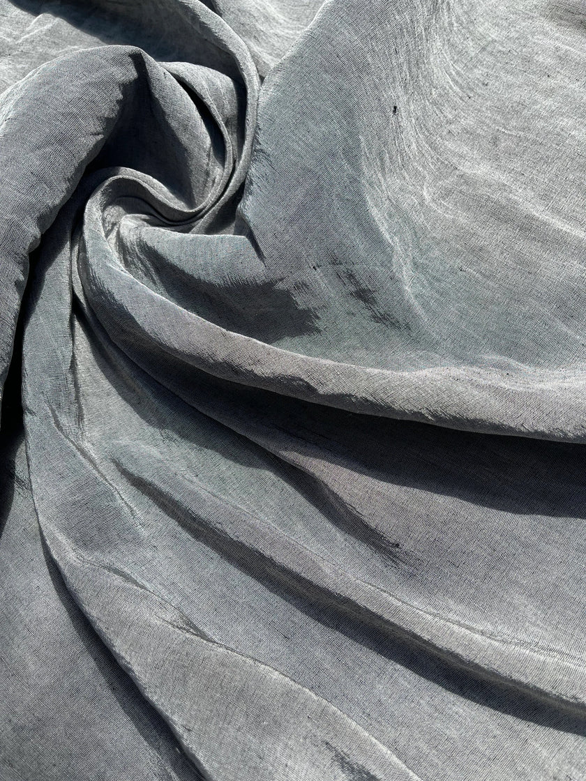 Tissu en lin gris argenté, Tissu pour l'été, Tissu en soie, Tissus texturés, Tissu naturel, Tissus naturels, Tissus nature, Tissus spéciaux.
