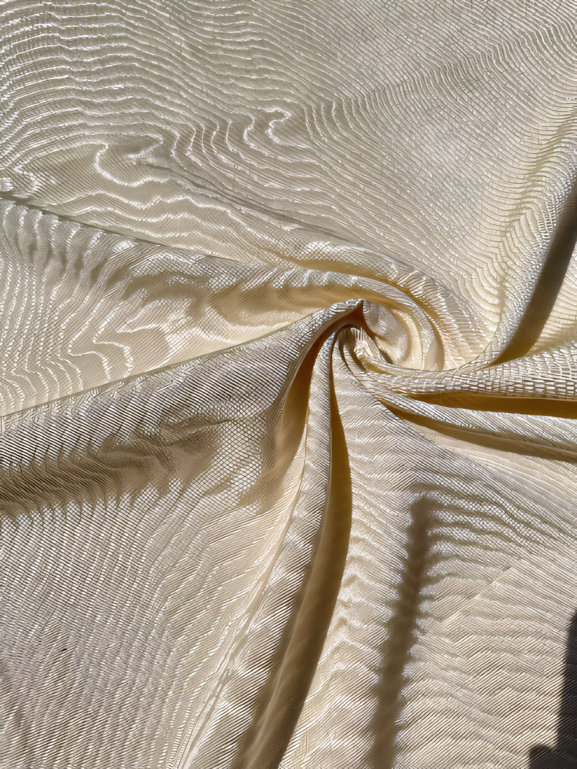 Rembourrage luxueux en soie blanc écru pour tête de lit ottoman, tissus d'intérieur pour textiles de maison : housses d'oreiller, motifs inspirés du kimono, motifs en filigrane.