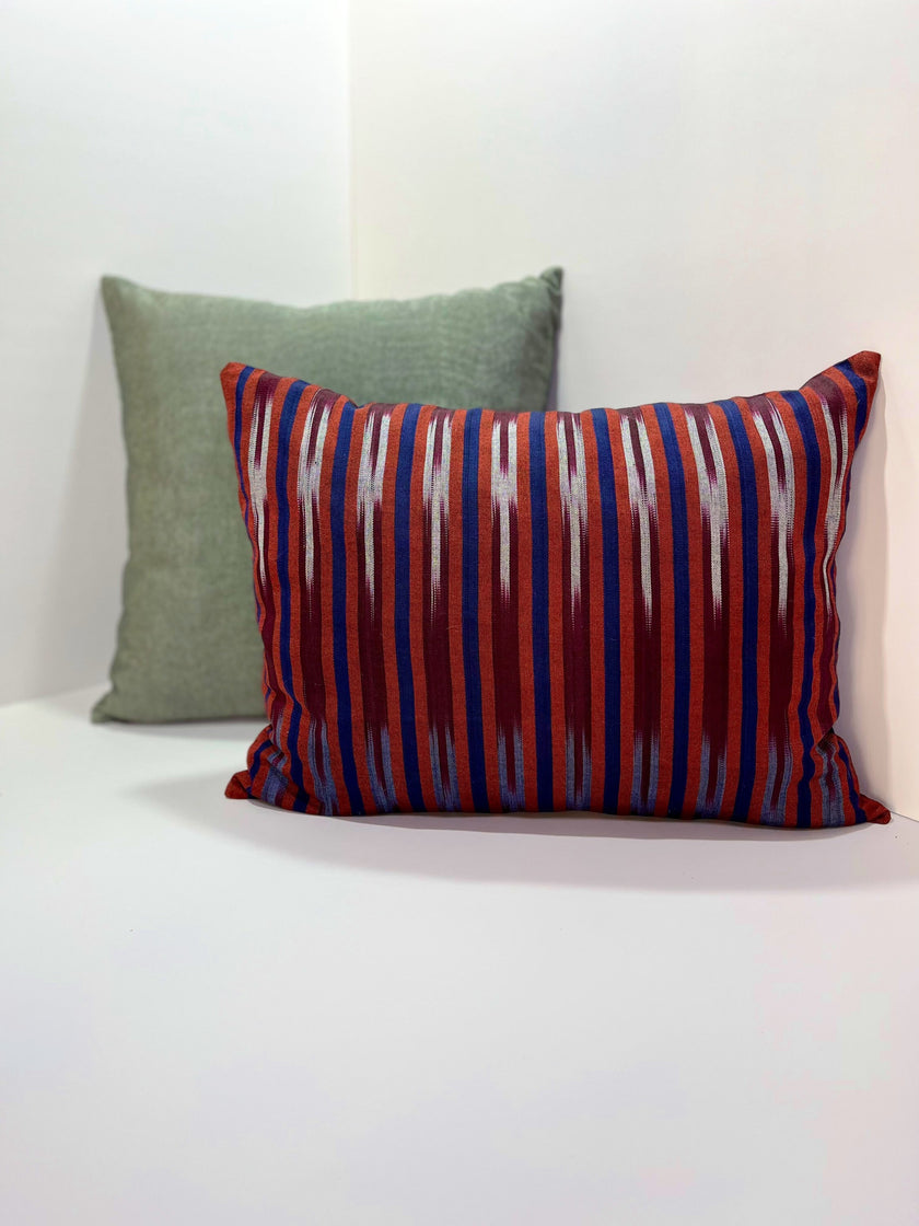 Lacivert Kırmızı İkat Çizgili Lüks İpek Döşeme Osmanlı Başlık, Ev Tekstili İç Mekan Kumaşları: Yastık Kılıfları, Kimono Esintili Tasarımlar, Filigran Desenleri.