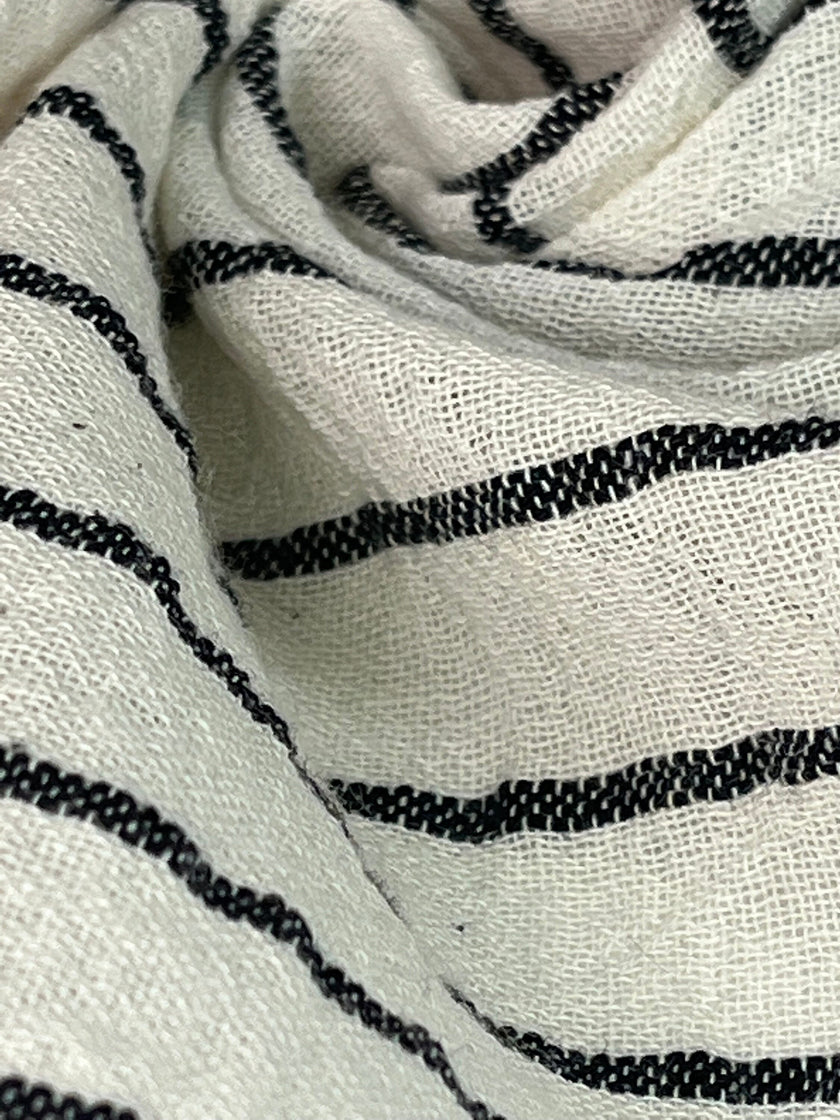 Metre ile Siyah Çizgili Nötr Organik Pamuklu Kumaş, Çizgili Buruşuk Kumaş, Geniş En.