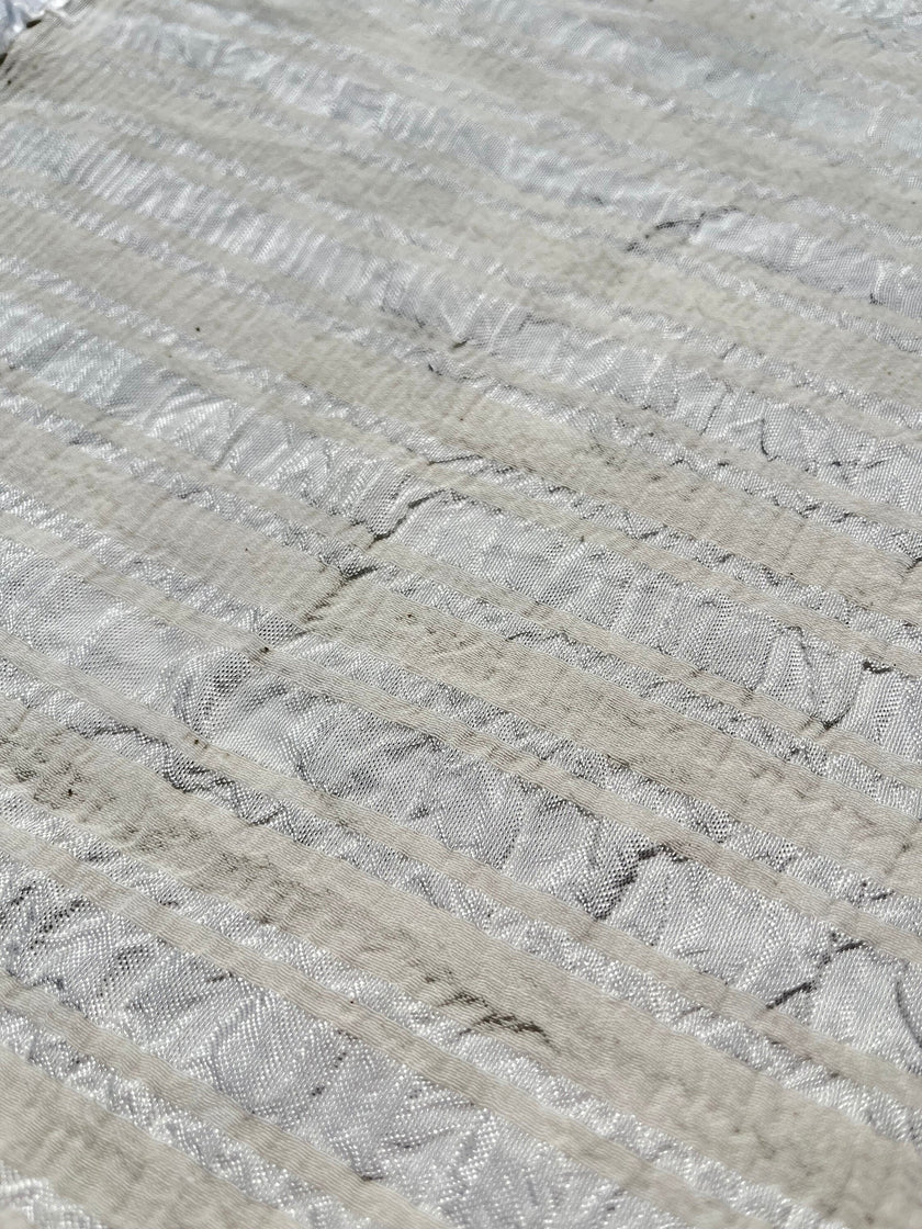 Doğadan Esinlenen Bir Stil İçin Çizgili ve Dokulu İpek Keten Kumaşlar