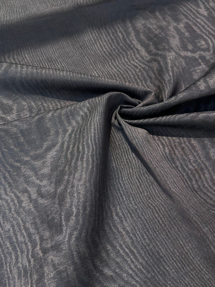 Rembourrage luxueux en soie marron pour tête de lit ottoman, tissus d'intérieur pour textiles de maison : housses d'oreiller, motifs inspirés du kimono, motifs en filigrane.