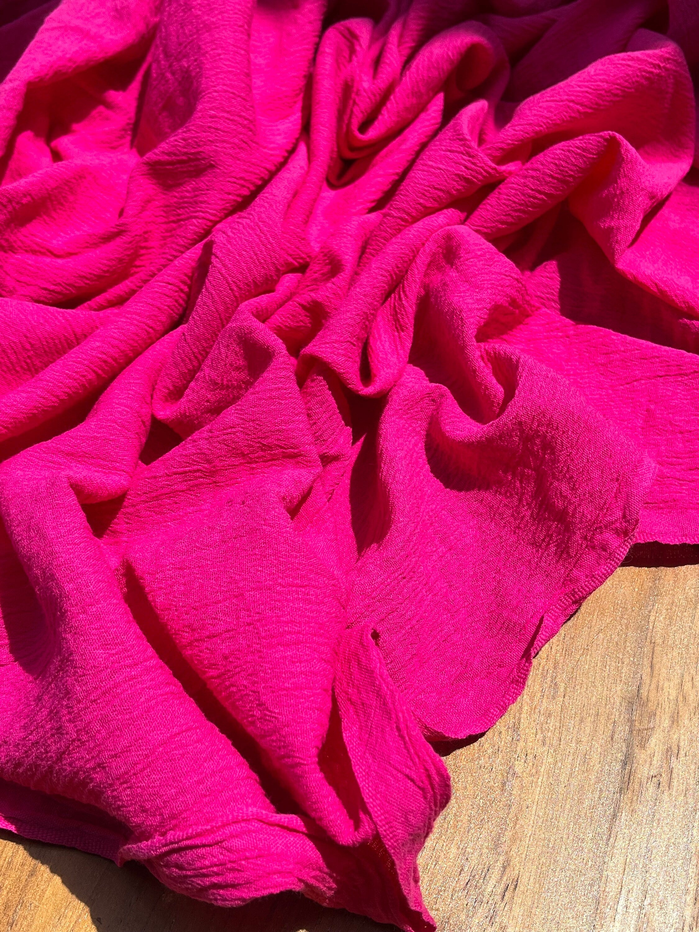 Tissu de gaze froissé, options multicolores disponibles, tissu Sile. Tissu Sile.