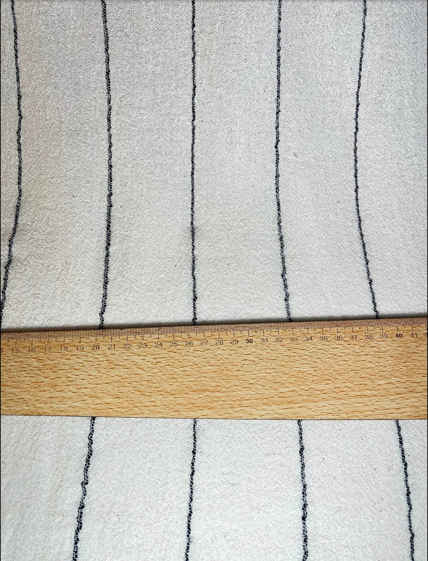 Özel Dokulu Türk Pamuğu Buruşuk Kumaş: Kimono Yazlık Elbiseler, Yenidoğan Kıyafetleri İçin Benzersiz Kalite | Tül, Şeffaf ve Esnek Siyah - Beyaz Çizgili Seçenekler.