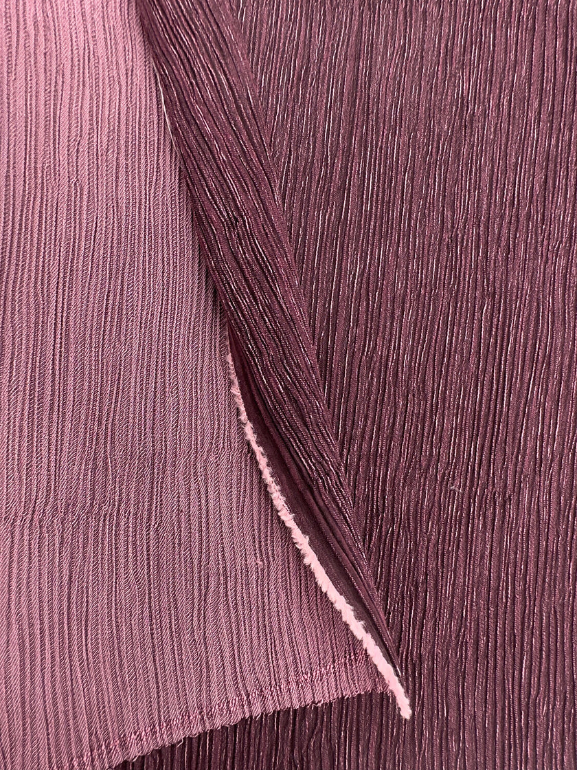 Soie violette, soie par cour, soie naturelle, mousseline de soie, soie de mûrier, voile de soie, yardage de soie, soie froissée, soie à carreaux, soie texturée.