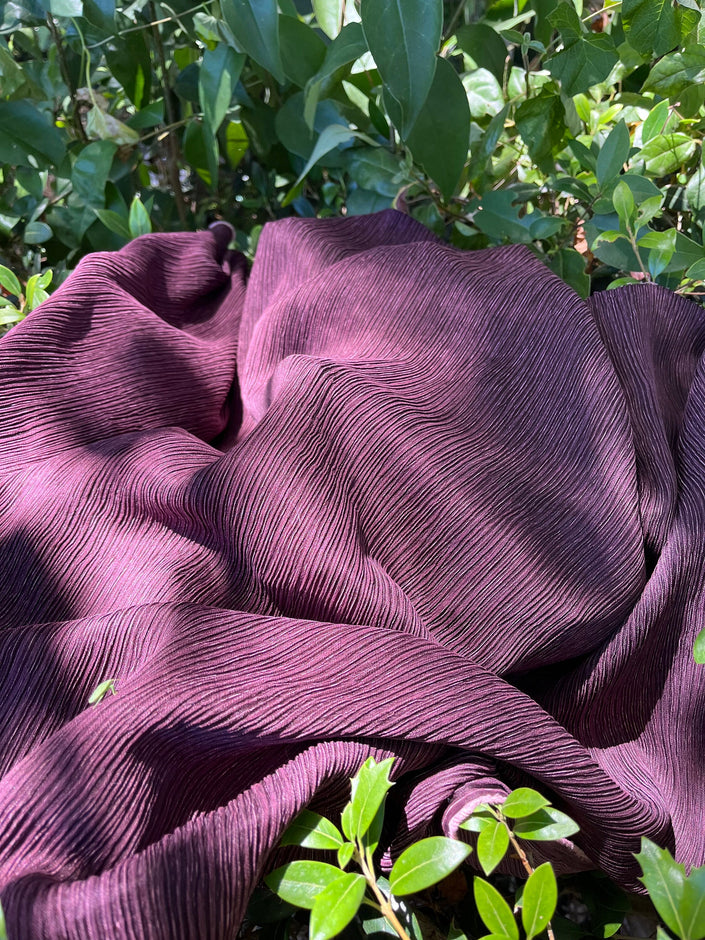 Soie violette, soie par cour, soie naturelle, mousseline de soie, soie de mûrier, voile de soie, yardage de soie, soie froissée, soie à carreaux, soie texturée.