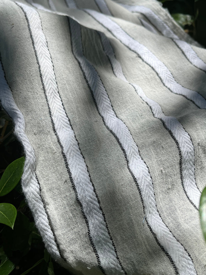 Çizgili Beyaz Pamuklu Yarı Şeffaf Kumaş, Ağartılmamış Hafif Doğal, Geniş Kumaş Metreyle