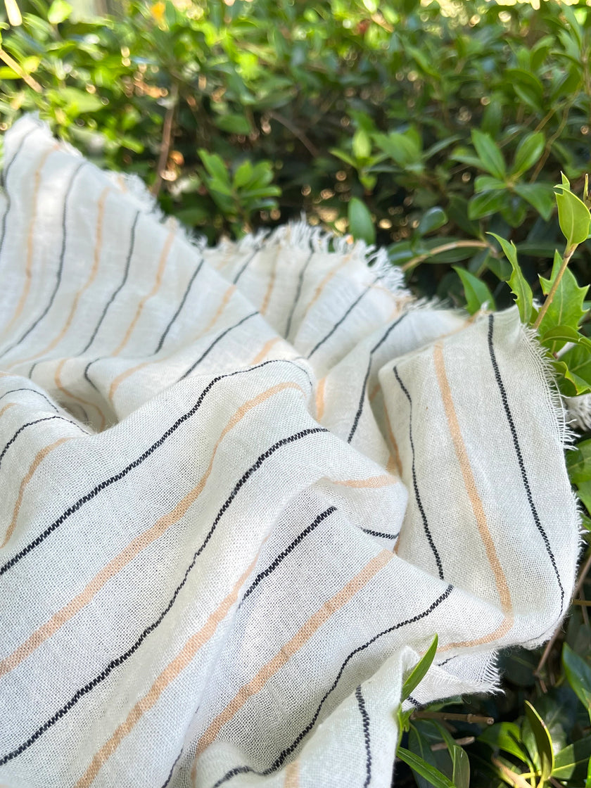 Çizgili Pamuklu Yarı Şeffaf Kumaş - Ağartılmamış Hafif Doğal, Geniş Enli Kumaş Metre veya Yarda ile.