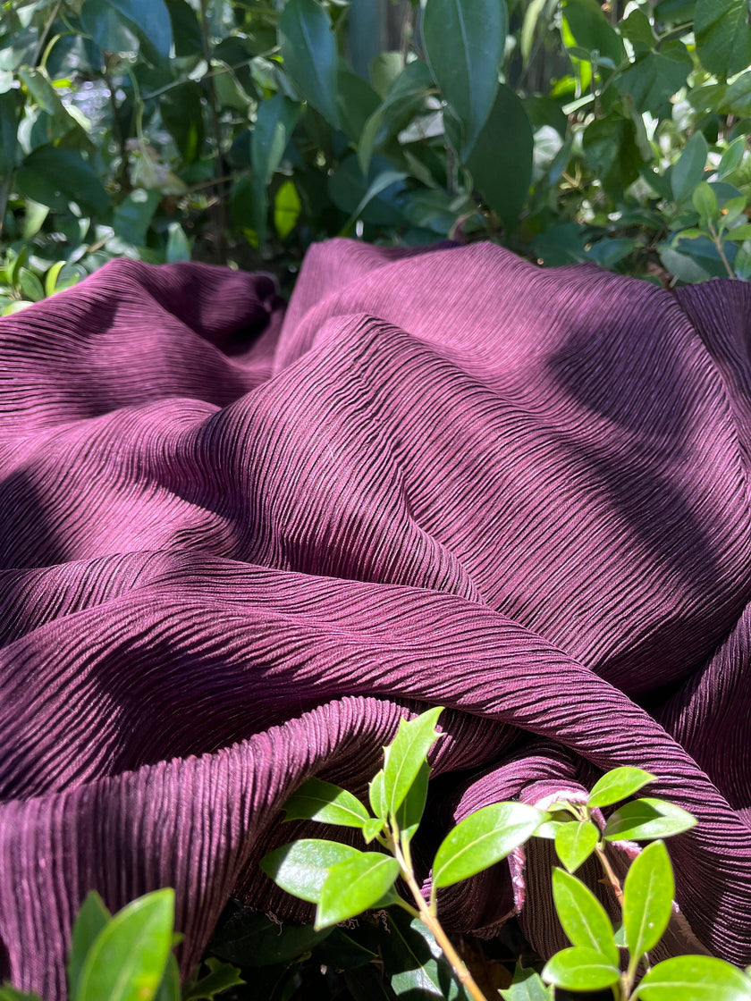 Soie violette, soie par cour, soie naturelle, mousseline de soie, soie de mûrier, voile de soie, yardage de soie, soie froissée, soie à carreaux, soie texturée.