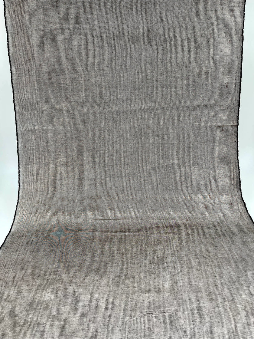 Rembourrage luxueux en soie gris argenté pour tête de lit ottoman, tissus d'intérieur pour textiles de maison : housses d'oreiller, motifs inspirés du kimono, motifs en filigrane.