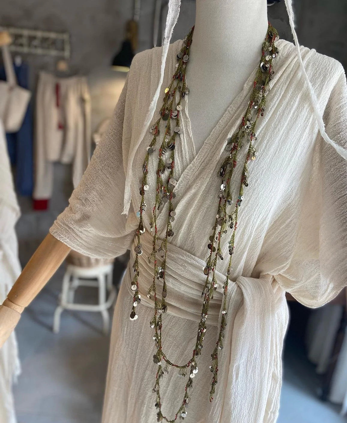 Tissu froissé en coton turc texturé spécial : qualité unique pour les robes d'été kimono et les tenues de nouveau-né | Options de gaze, transparentes et extensibles.