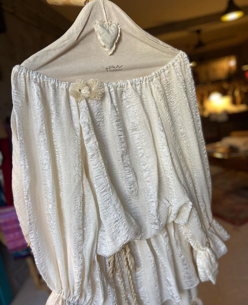 Doğadan Esinlenen Bir Stil İçin Çizgili ve Dokulu İpek Keten Kumaşlar