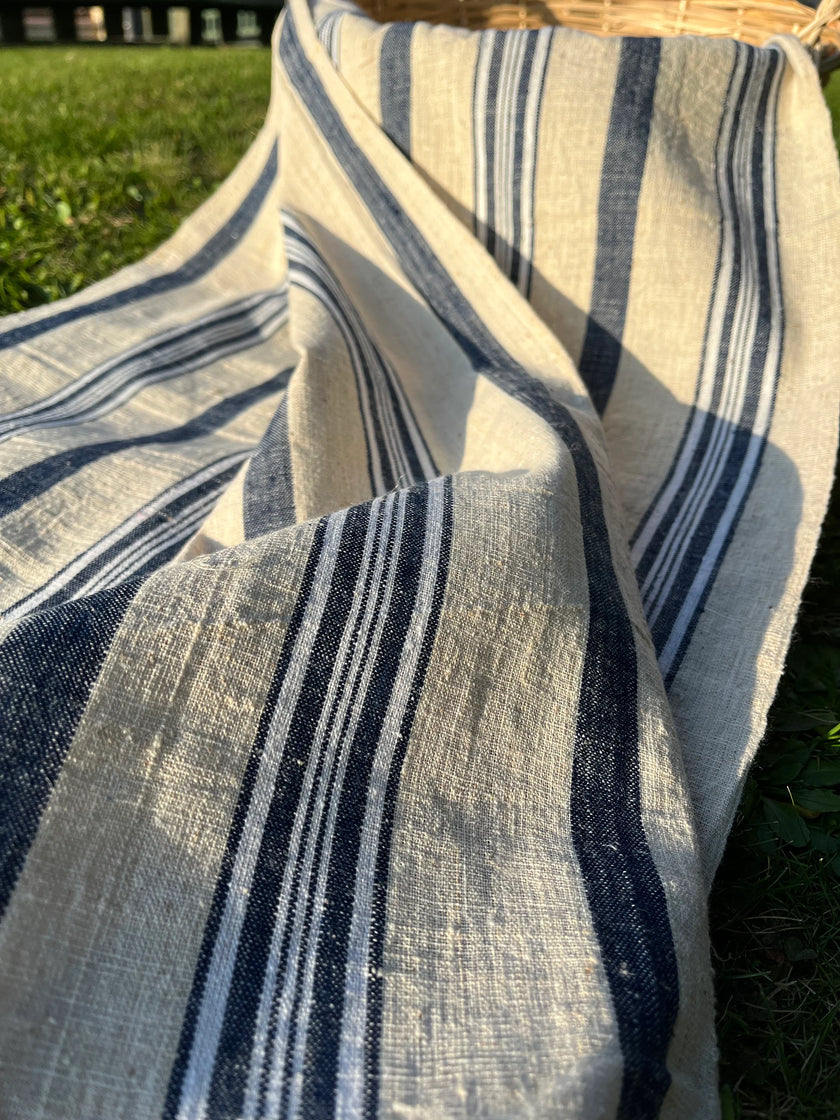 Rustik Dar Dokuma Keten, Çivit Mavisi Beyaz Çizgili, Vintage Keten Çiftlik Evi Dekoru, 60'lardan Antika Kumaş.