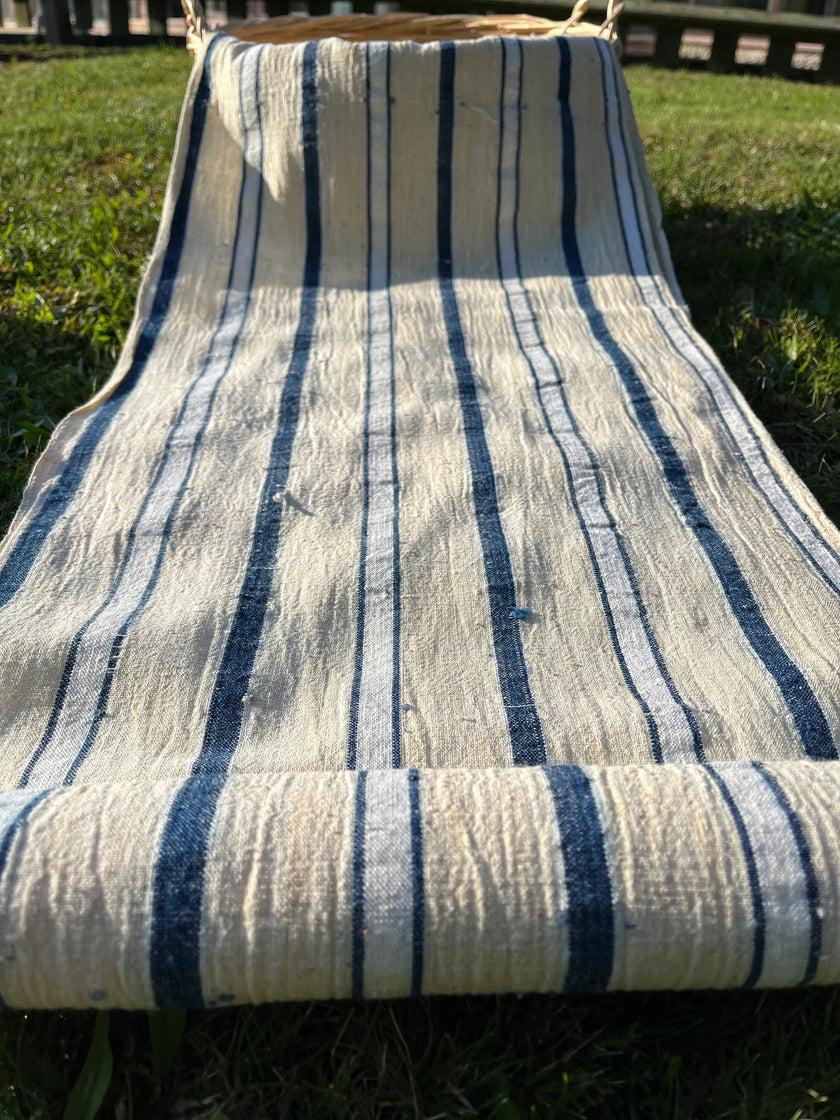 Rustik Dar Dokuma Keten, Çivit Mavisi Beyaz Çizgili, Vintage Keten Çiftlik Evi Dekoru, 60'lardan Antika Kumaş.