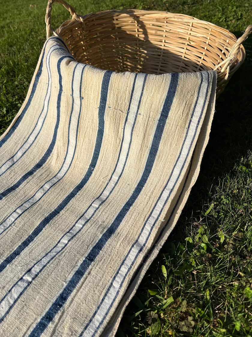 Rustik Dar Dokuma Keten, Çivit Mavisi Beyaz Çizgili, Vintage Keten Çiftlik Evi Dekoru, 60'lardan Antika Kumaş.